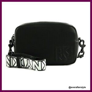 Chic Camera Crossbody Bag Minimal Elegant Everyday Casual Top Zip Closure